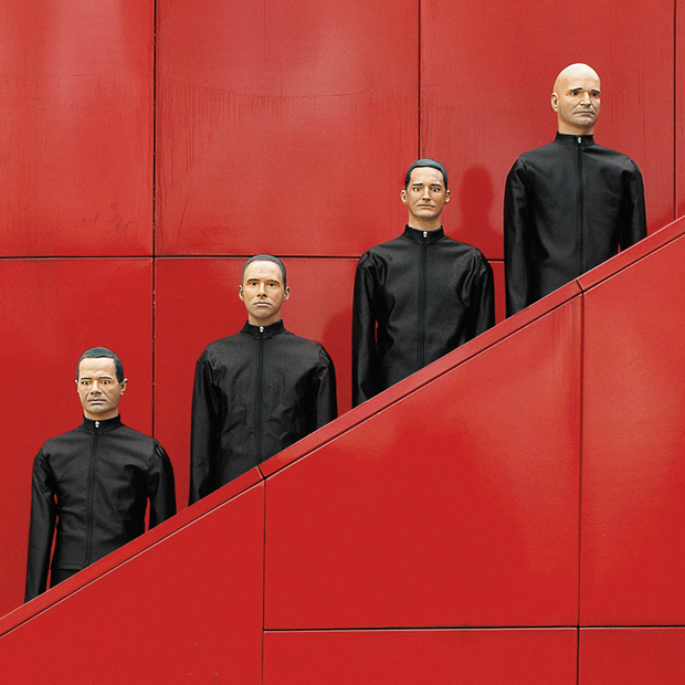 Концерт Kraftwerk, вечеринка m_division и выставка Хаима Сокола — Выходные в Петербурге на The Village