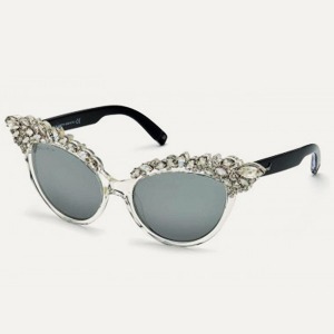 Очки Dsquared2, кроссовки Reebok, ветровка Obey — Что надеть на The Village