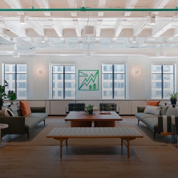 Медленный выход: Как WeWork открывает коворкинги в России — Менеджмент на The Village