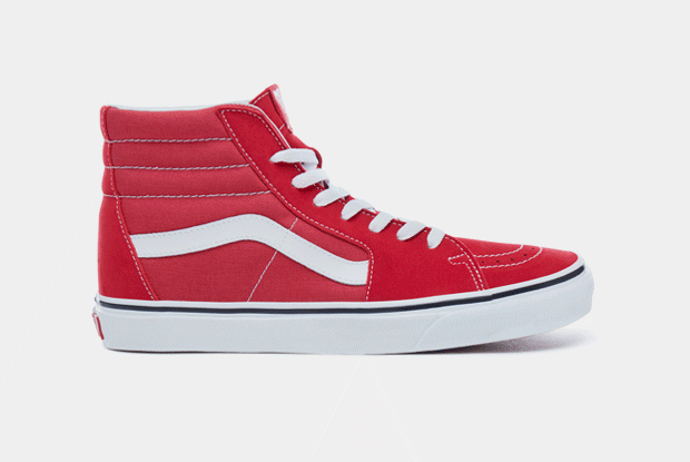 Скидки 60 % в Street Pie и Mid Sale в Vans — Скидки недели на The Village