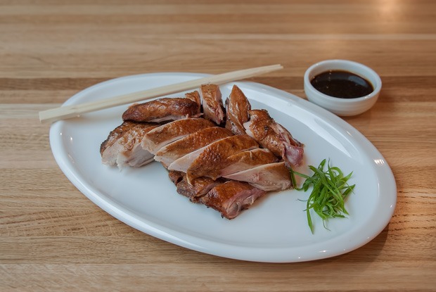 Закусочная Nomi, китайско-корейская кухня в Wang & Kim и другие открытия октября — Новое в Москве на The Village