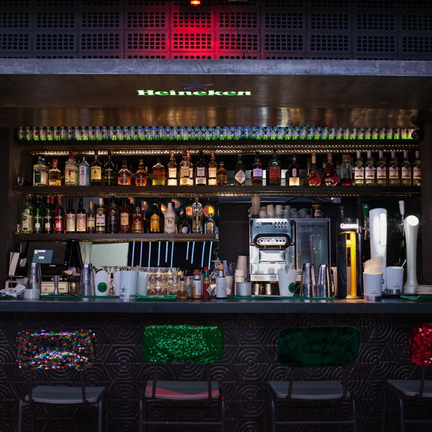 Летний фестиваль длиной в полгода: Как устроен Heineken Bar — Новое в Москве на The Village