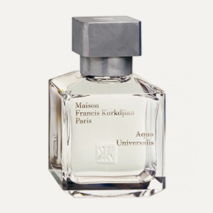 Лаки Essie, помады M·A·C, щётки Acca Kappa — Что купить на The Village