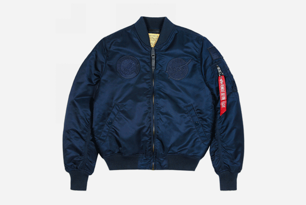 Открытие российского интернет-магазина Alpha Industries и обмен старых помад на новые в ДЛТ — Скидки недели на The Village