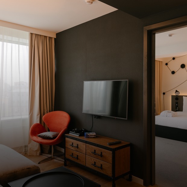 Pentahotel: Как устроен сетевой отель в доме-книжке на Новом Арбате — Интерьер недели на The Village