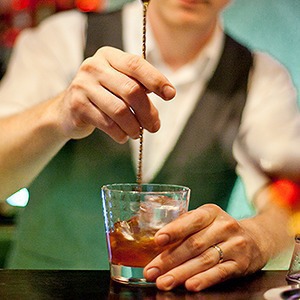 На ход ноги: Алкогольные маршруты Moscow Bar Tour — Кухня на The Village