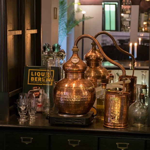 Laboratorio Distilita — светская неорюмочная в «Бертгольд Центре» — Место на The Village