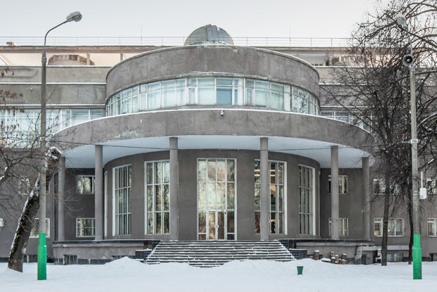 Краевед Денис Ромодин —
о культурном центре ЗИЛ — Постройка века на The Village