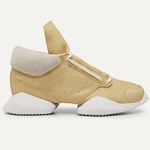 Кроссовки Rick Owens, платье Nina Donis, рубашка Uniqlo — Что надеть на The Village