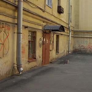 Московские подъезды и дворы облагородят — Ситуация на The Village