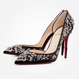 Что надеть: Колготки Happy Socks, туфли Christian Louboutin, платье Clover Canyon — Что надеть на The Village