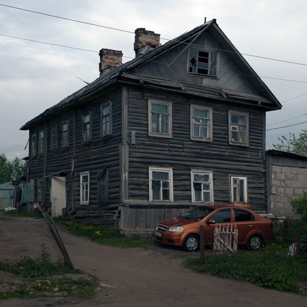 Деревня в городе: Как живёт микрорайон Петербурга с деревянными домами — На месте на The Village