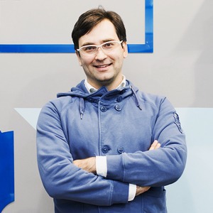 Как менеджер стал продавать необычные гаджеты на «Горбушке» — Сделал сам на The Village
