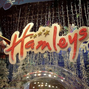В Москве откроют магазин игрушек Hamleys — Магазины на The Village