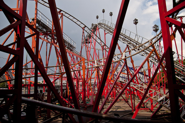 Аттракцион американские горки. Орион аттракционы вднх. Самара развлечения для детей. Парк горького москва аттракционы. Парк измайлово аттракционы.